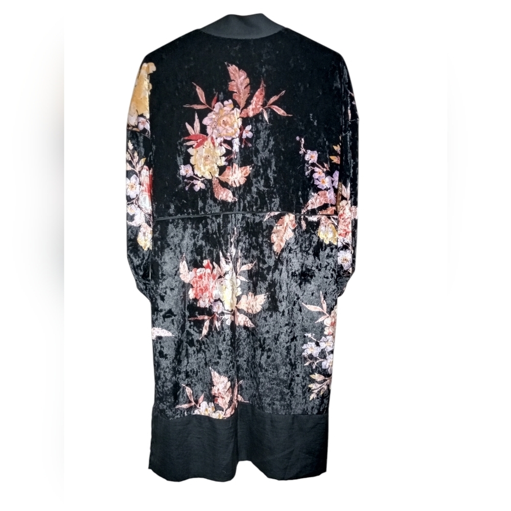Urban Outfitters Out From Under Crushed Velvet Floral Kimono Duster Size XS - Picture 7 of 13